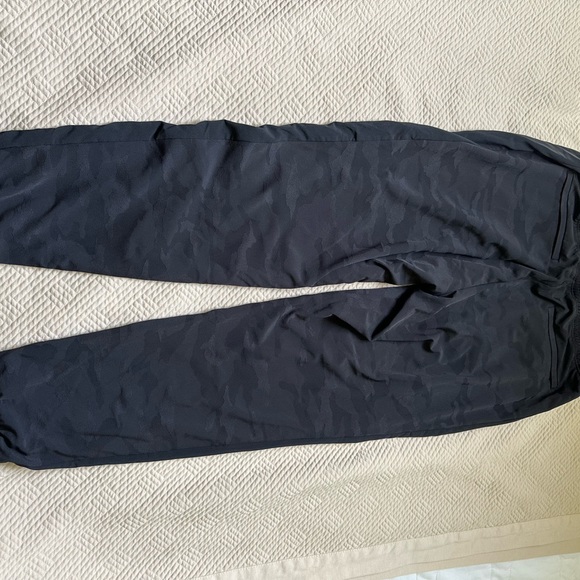 Athleta Brooklyn Textured Lined Jogger Size 8 Camo - Picture 2 of 8